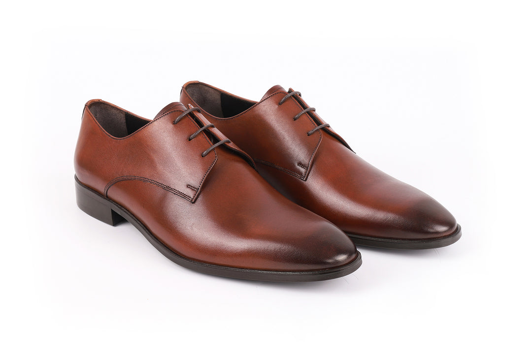 robyn browns wedding dress Johnston & Murphy Men's McGuffey 2 Plain Toe Sneaker main image 0